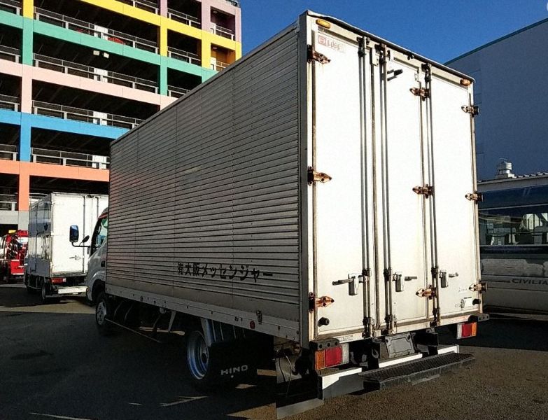  28274  HINO DUTRO  2005  