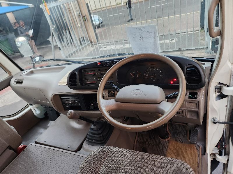  28290  TOYOTA COASTER  1995  