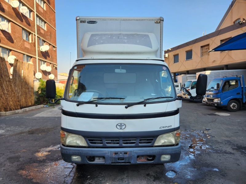  28315  TOYOTA DYNA  2003 