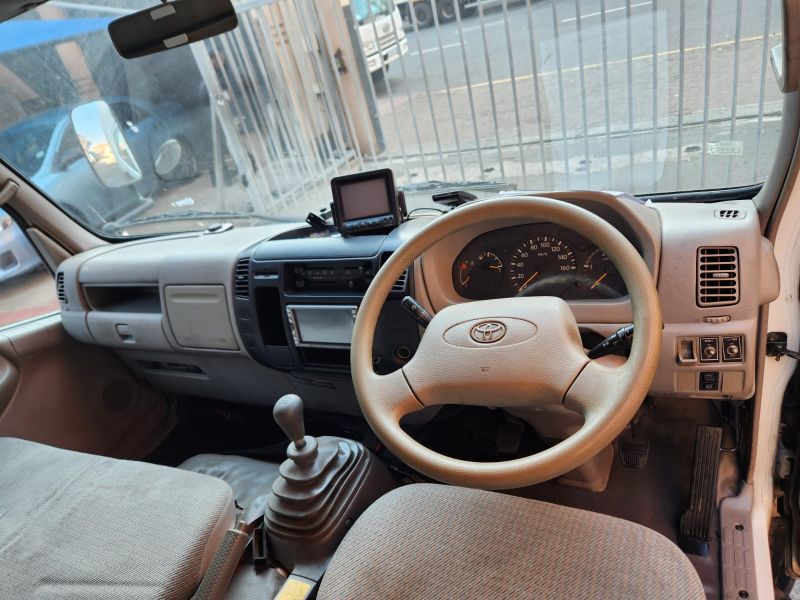  28315  TOYOTA DYNA  2003  