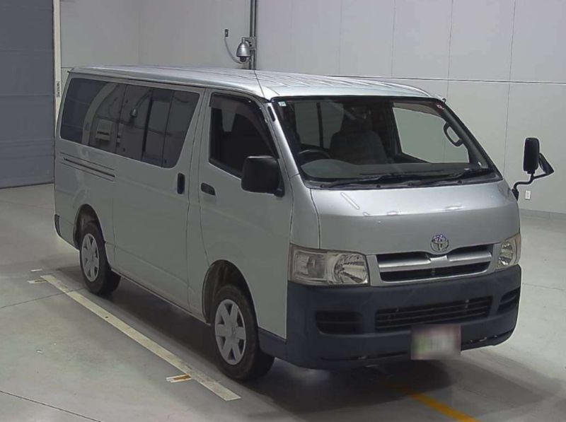 28354 TOYOTA HIACE 2004 