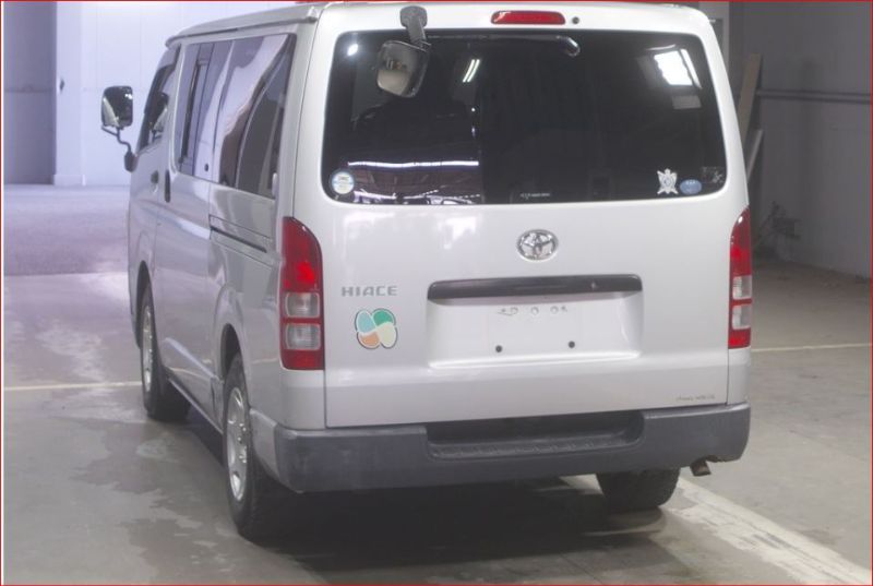  28362  TOYOTA HIACE  2006  