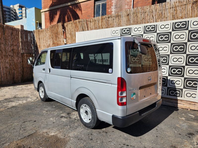  28362  TOYOTA HIACE  2006  