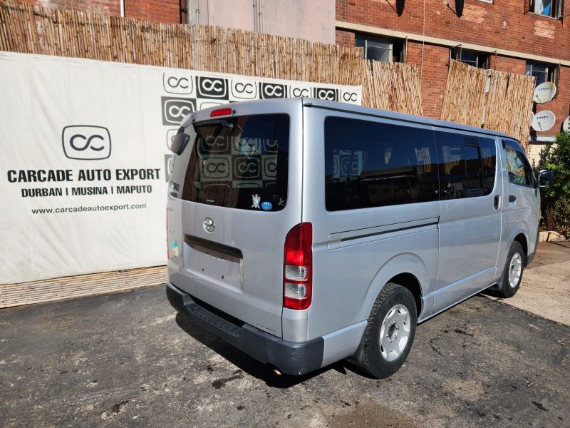 28362  TOYOTA HIACE  2006  