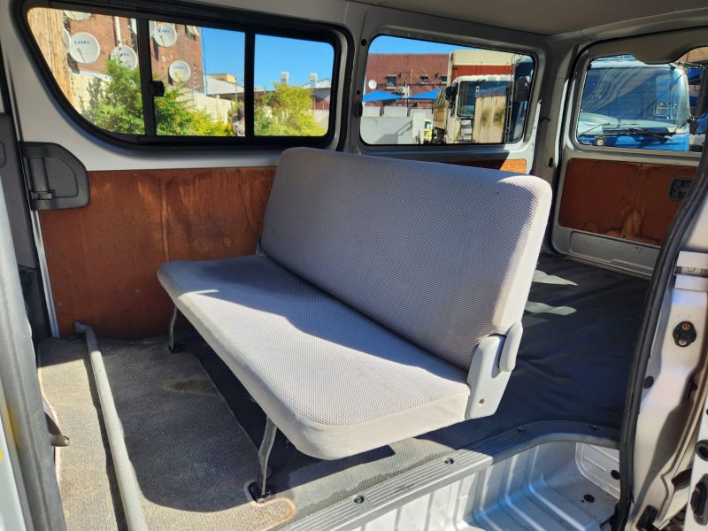  28362  TOYOTA HIACE  2006  