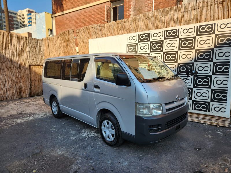  28480  TOYOTA HIACE  2005  