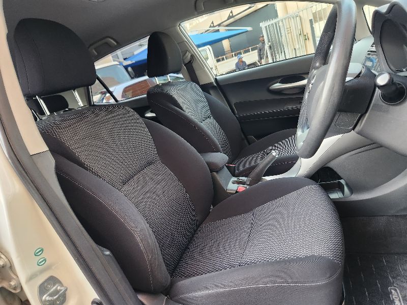  28486  TOYOTA AURIS  2012  