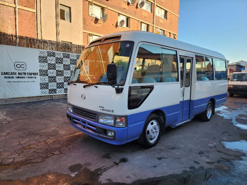 28523 HINO LIESSE BUS 2005