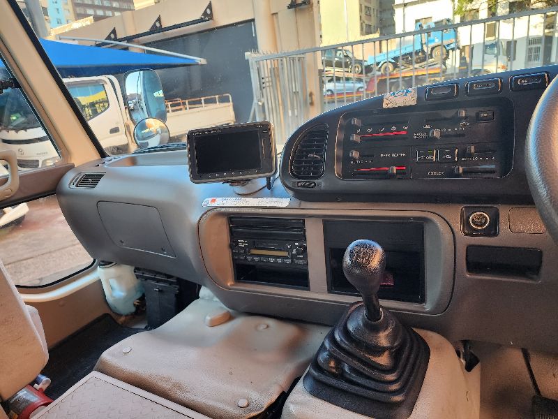  28523  HINO LIESSE BUS  2005  