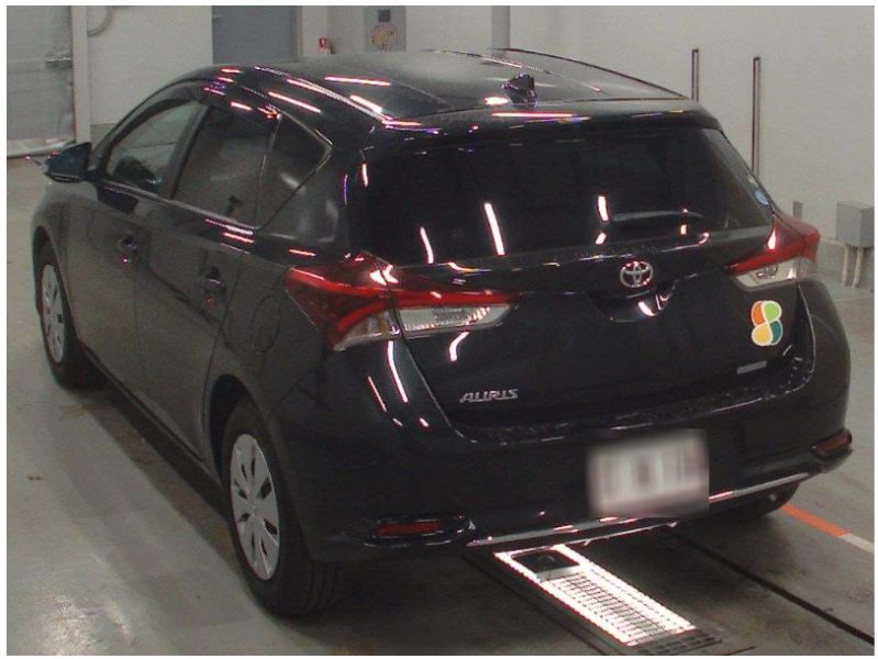  28549  TOYOTA AURIS  2016  
