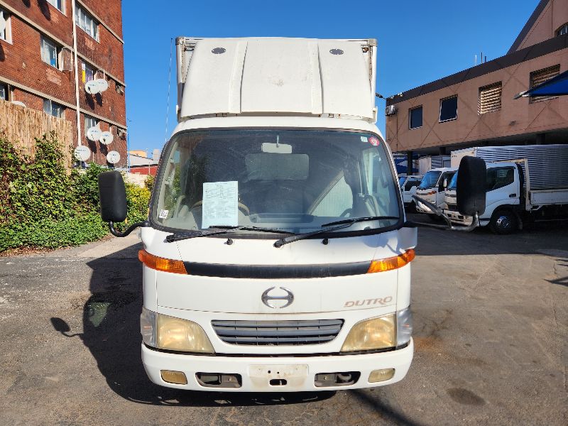 28572 HINO DUTRO 2001