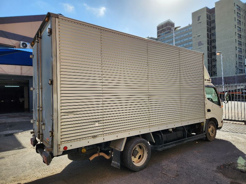  28572  HINO DUTRO  2001  