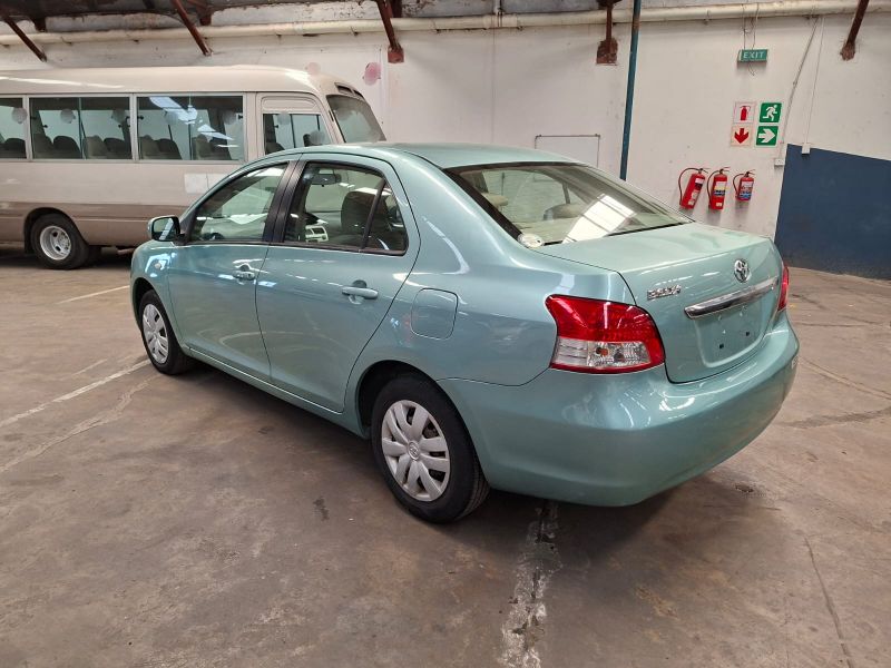  28585  TOYOTA BELTA  2005  
