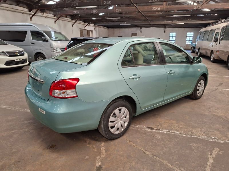  28585  TOYOTA BELTA  2005  