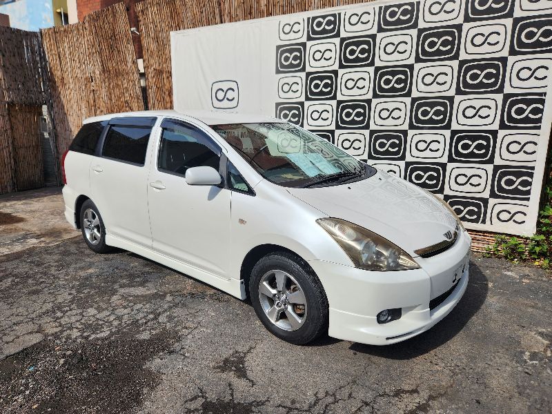  28601  TOYOTA WISH  2004  