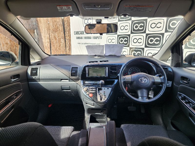  28601  TOYOTA WISH  2004  