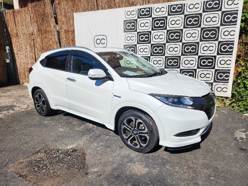  28621  HONDA VEZEL  2015  