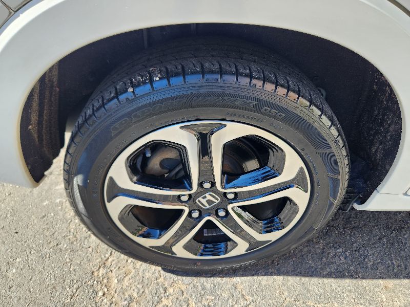  28621  HONDA VEZEL  2015  