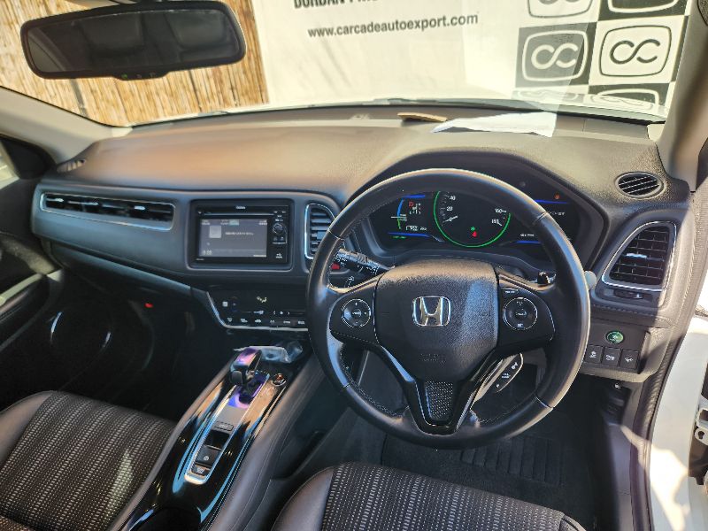  28621  HONDA VEZEL  2015  