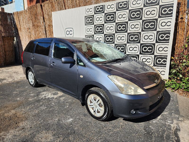  28627  TOYOTA WISH  2004  