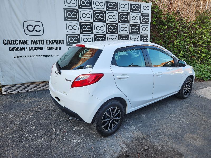  28644  MAZDA DEMIO  2011  