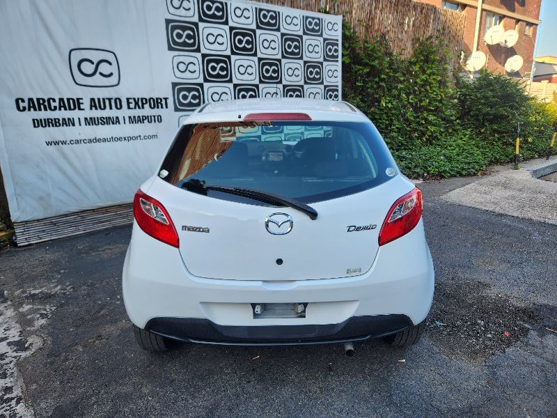  28644  MAZDA DEMIO  2011  