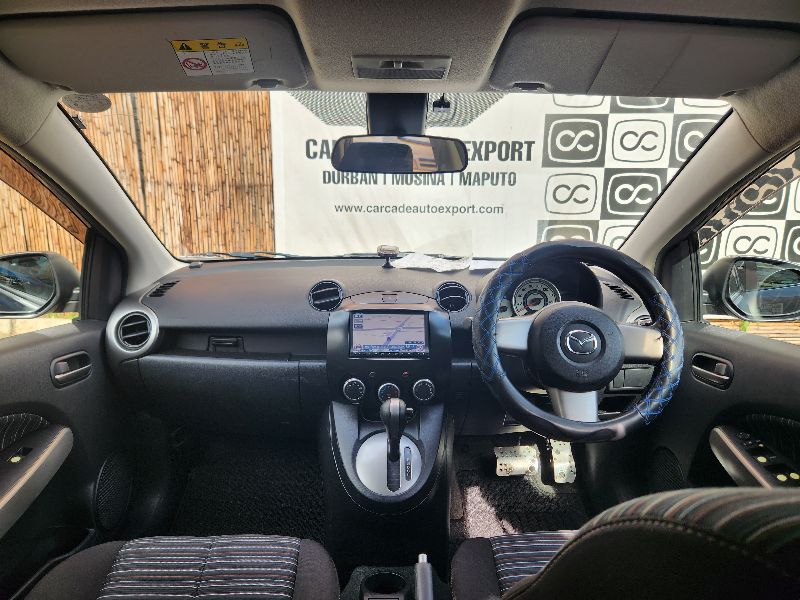  28649  MAZDA DEMIO  2010  