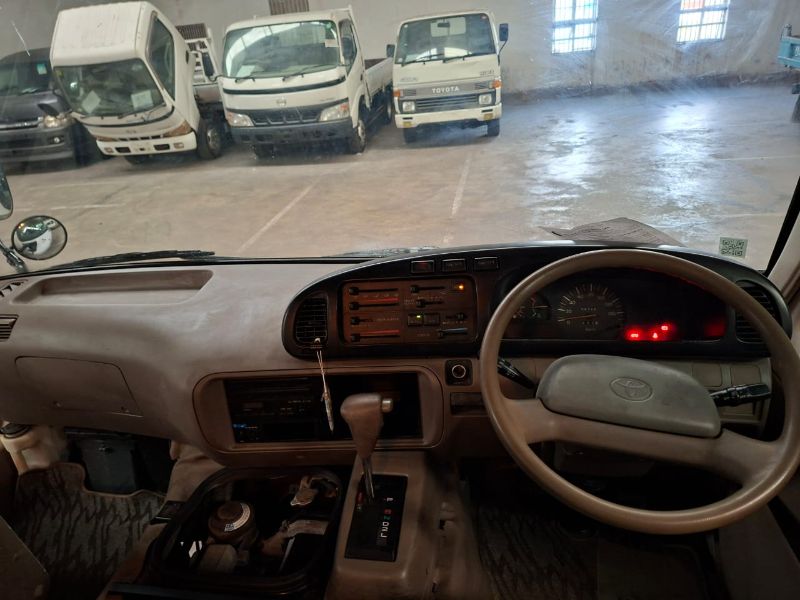  28653  TOYOTA COASTER  1995  