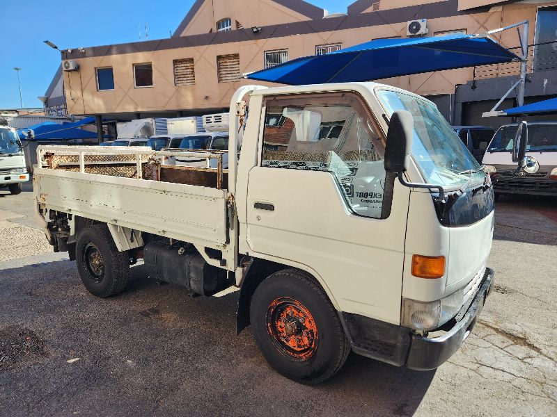  28667  TOYOTA DYNA  1995  