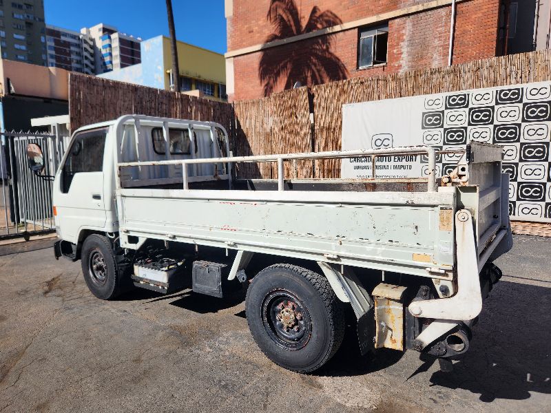  28667  TOYOTA DYNA  1995  
