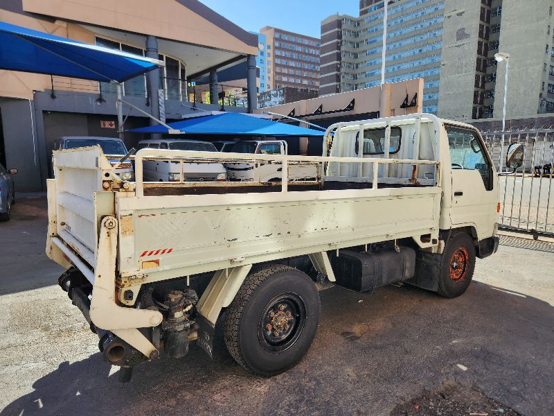  28667  TOYOTA DYNA  1995  