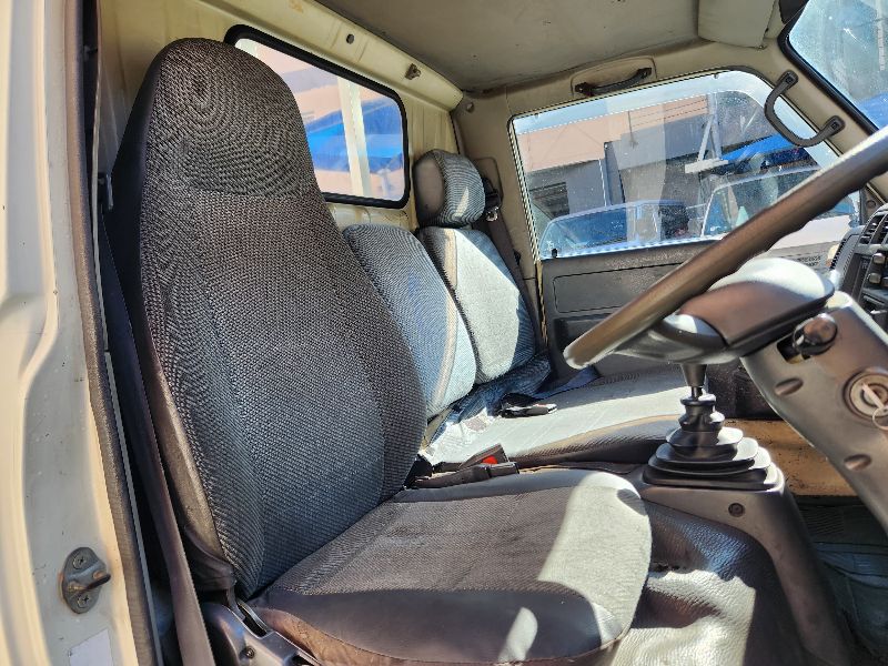  28667  TOYOTA DYNA  1995  