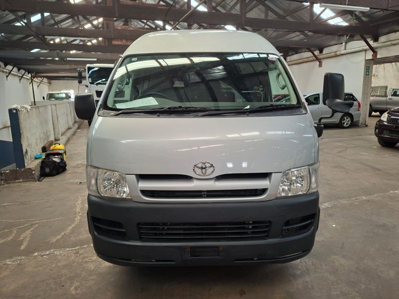 28669 TOYOTA HIACE 2005