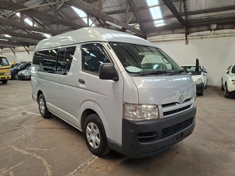  28669  TOYOTA HIACE  2005  