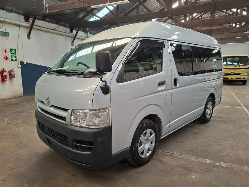  28669  TOYOTA HIACE  2005  