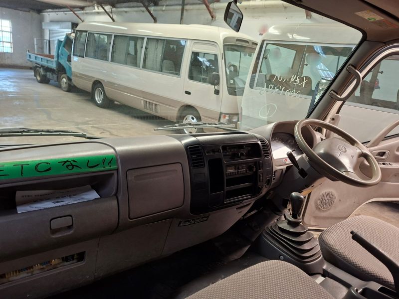  28671  HINO DUTRO  2004  