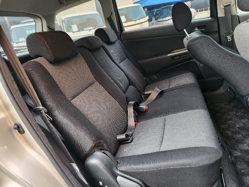 28672  TOYOTA WISH  2005  