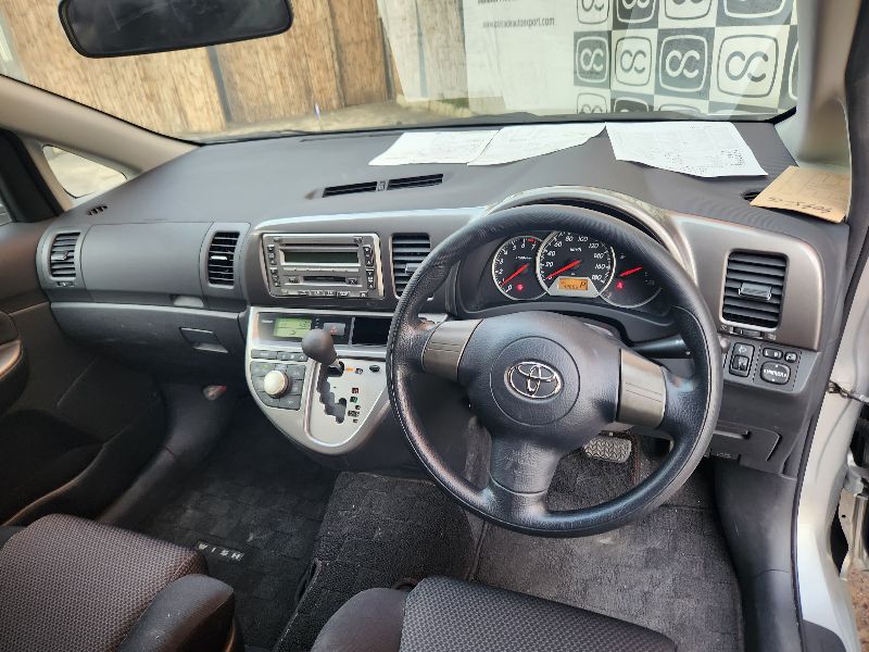  28672  TOYOTA WISH  2005  