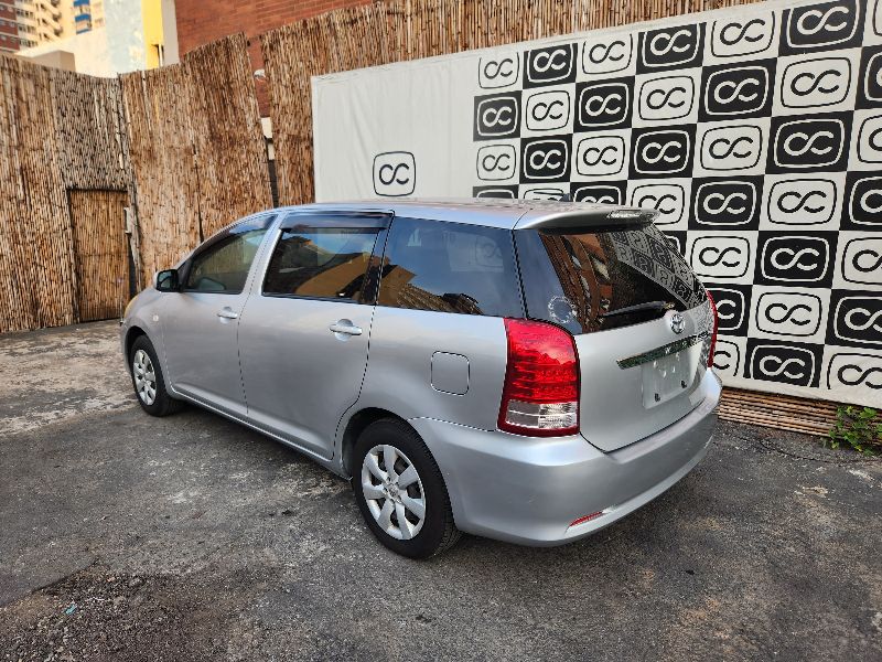  28672  TOYOTA WISH  2005  