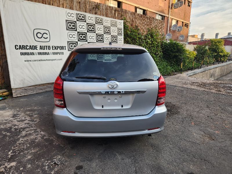 28672  TOYOTA WISH  2005  