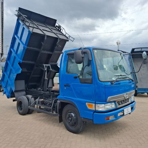  28674  HINO RANGER  2000  