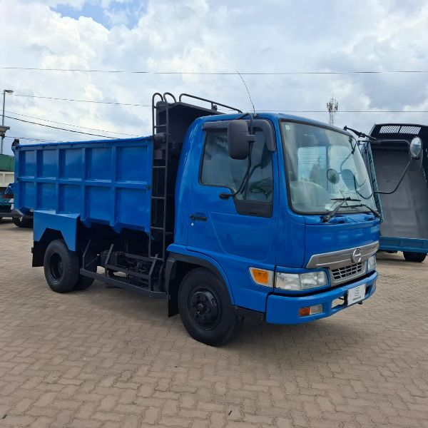  28674  HINO RANGER  2000  