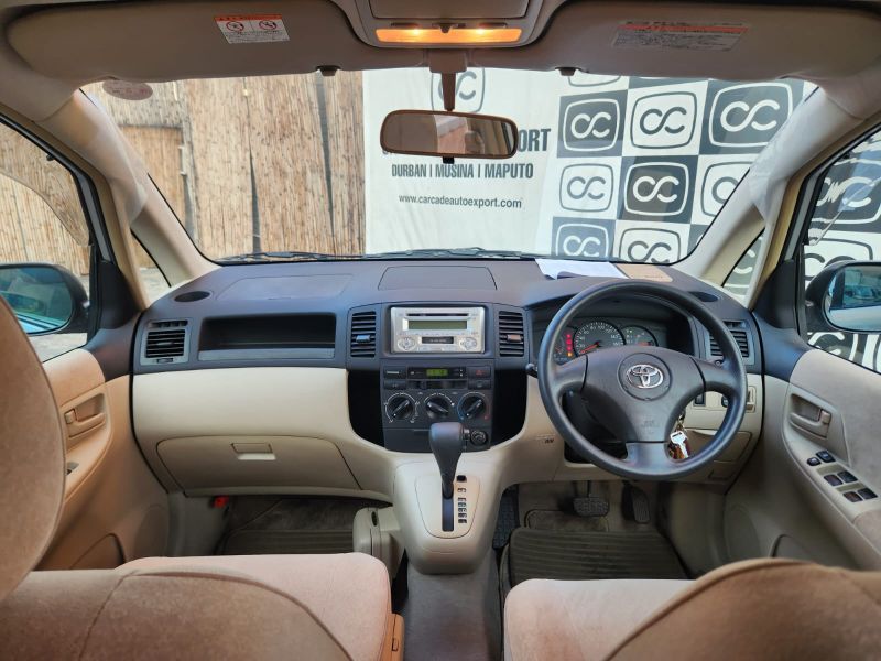  28683  TOYOTA COROLLA SPACIO  2004  