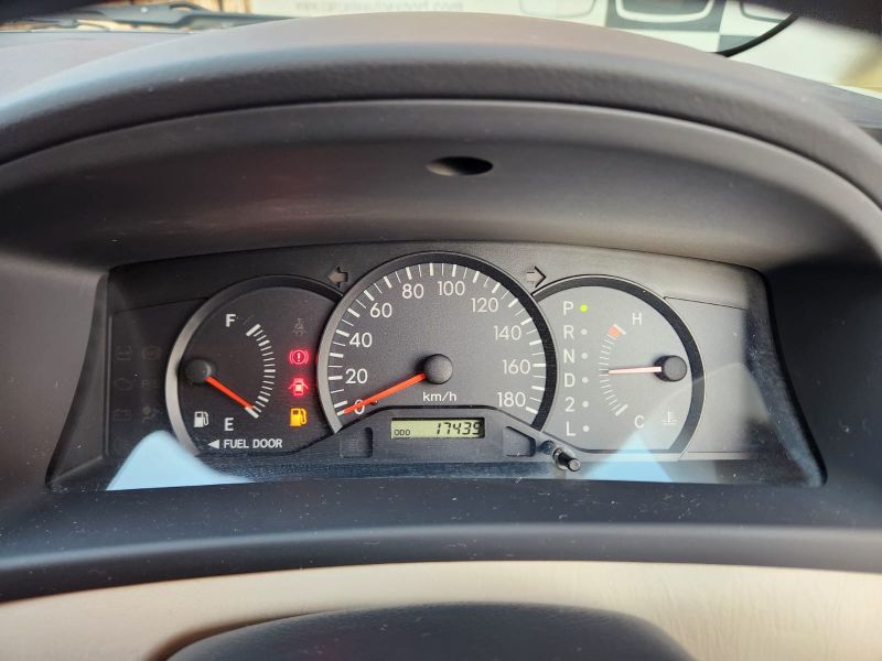  28683  TOYOTA COROLLA SPACIO  2004  