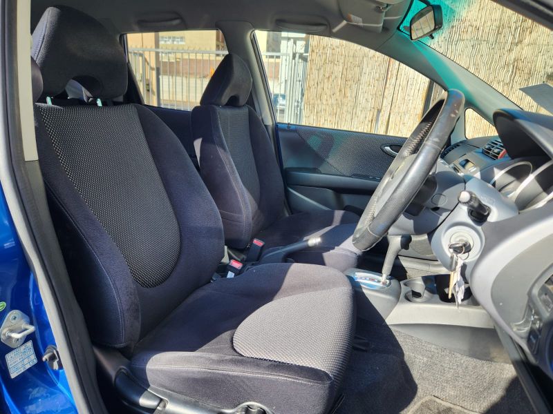  28687  HONDA FIT  2004  