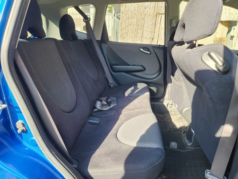  28687  HONDA FIT  2004  