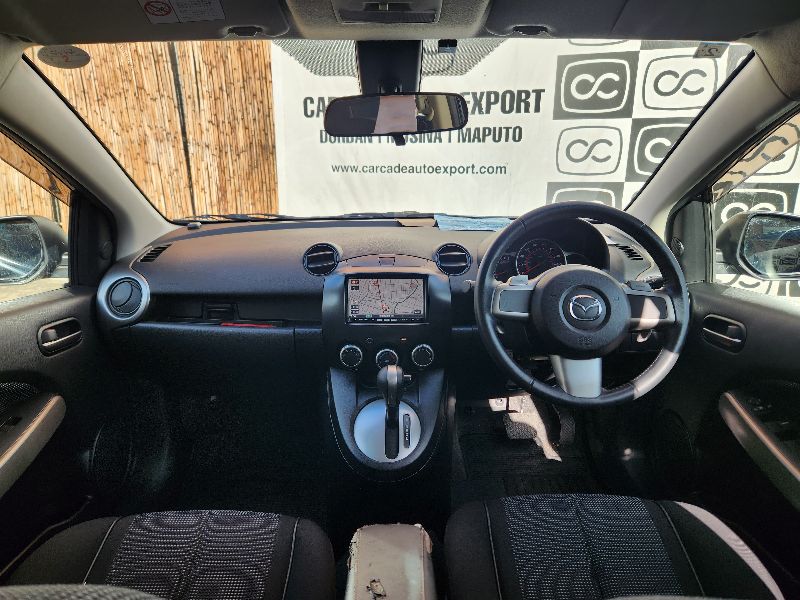  28698  MAZDA DEMIO  2010  