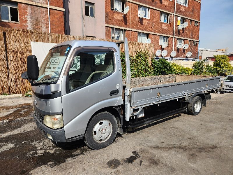  28707  TOYOTA DYNA  2002  