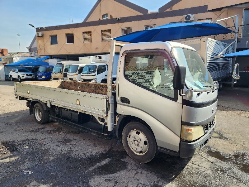  28707  TOYOTA DYNA  2002  