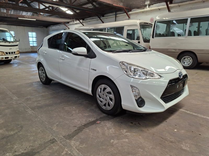  28731  TOYOTA AQUA  2016  
